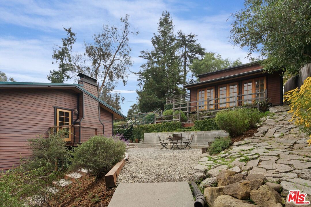 Valley View photo 40