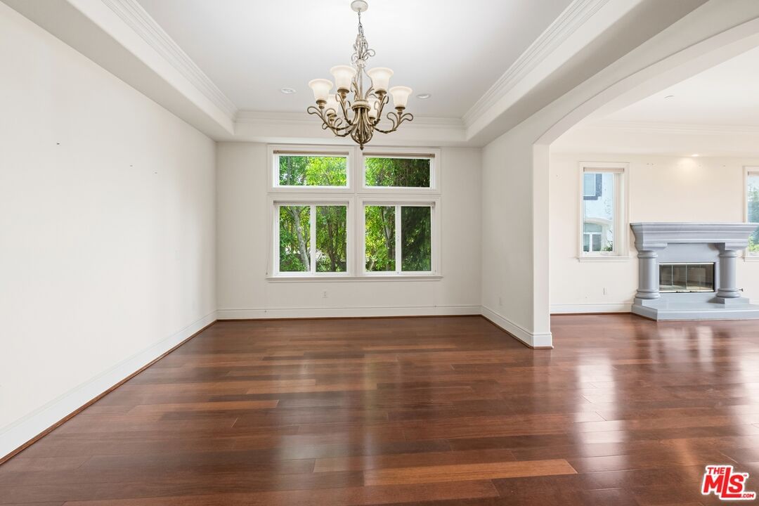 Beverly Glen photo 10