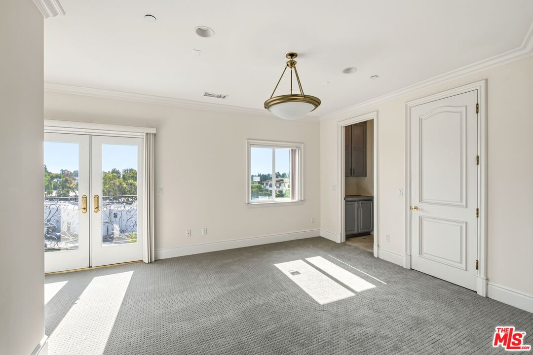 Beverly Glen photo 18