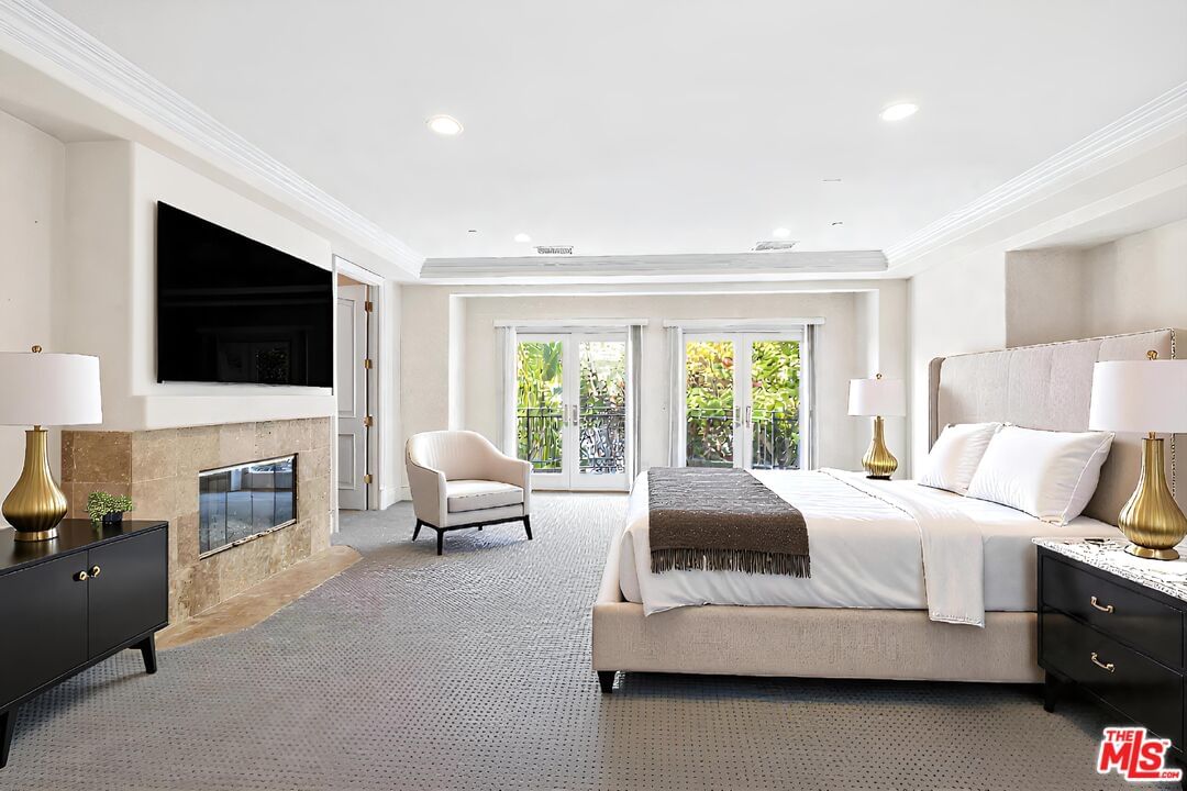 Beverly Glen photo 22
