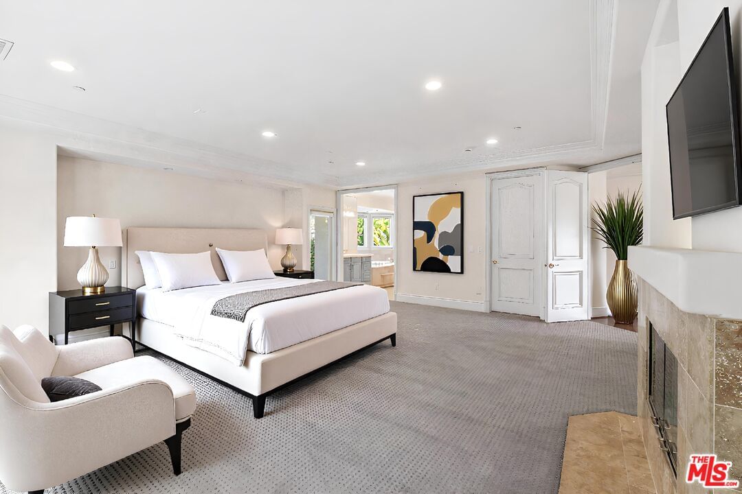 Beverly Glen photo 23