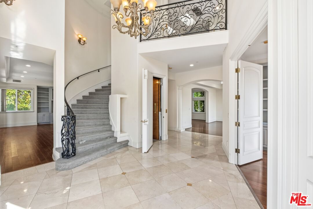 Beverly Glen photo 4