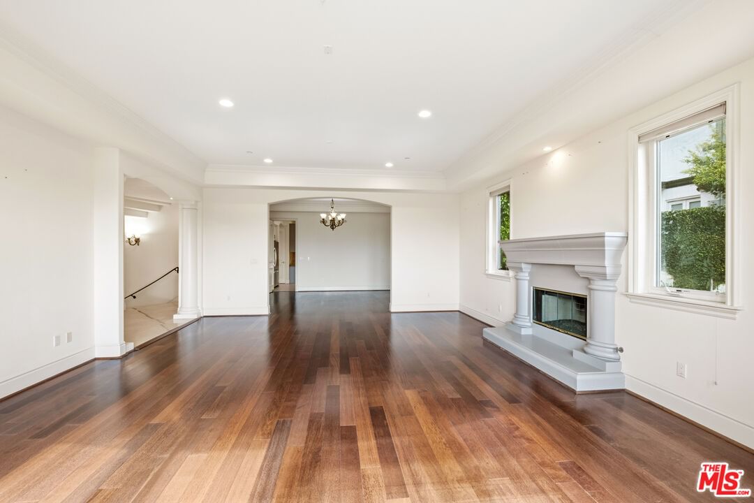 Beverly Glen photo 9