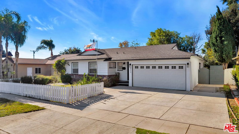 8213 Lurline Ave