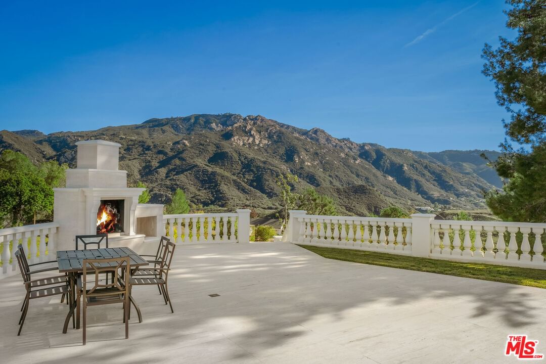 Mulholland photo 37