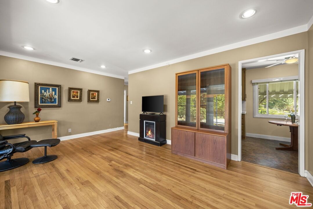 Oak Park photo 6