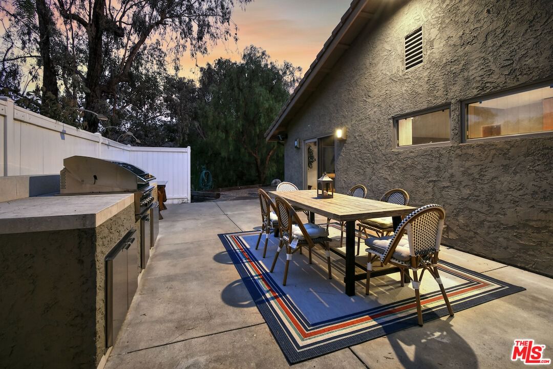 Mulholland photo 23