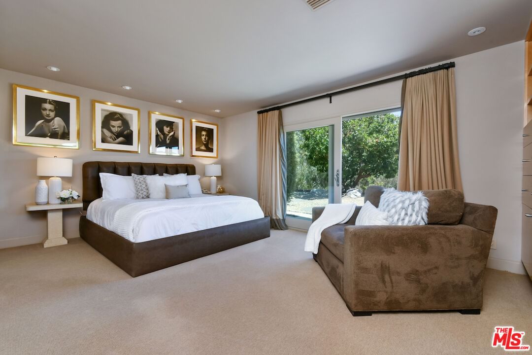 Mulholland photo 40