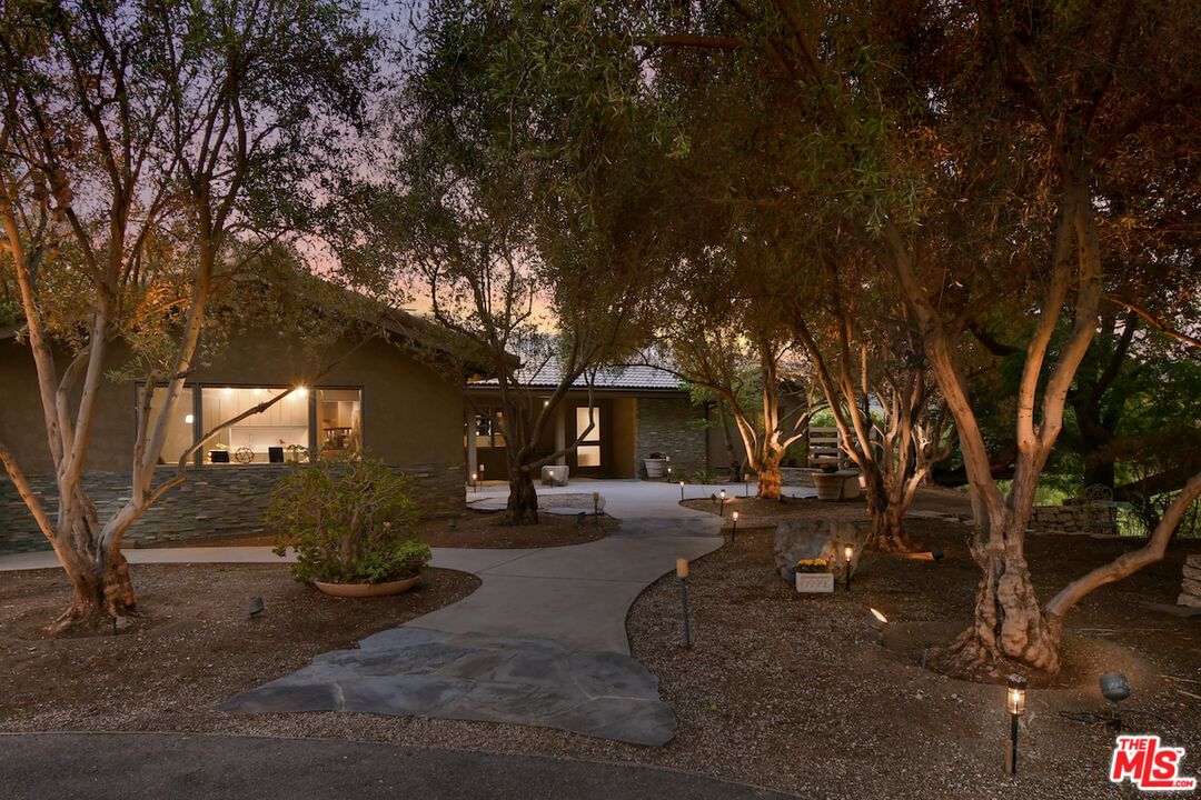 Mulholland photo 6