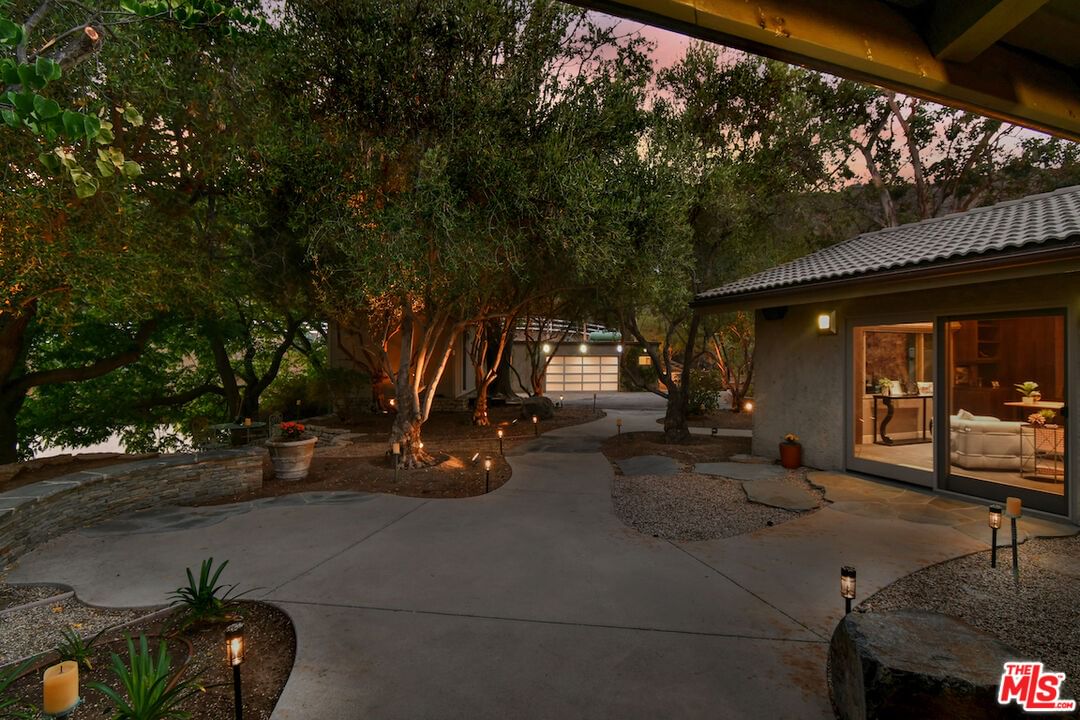 Mulholland photo 8