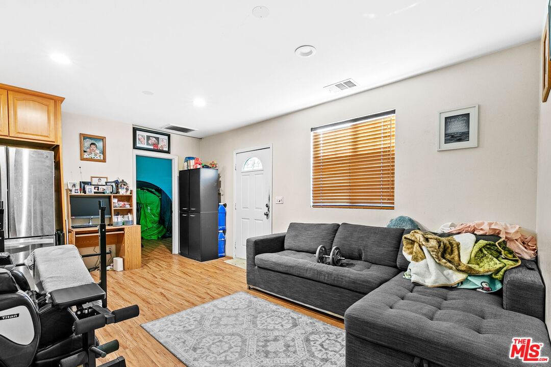 Clybourn photo 20