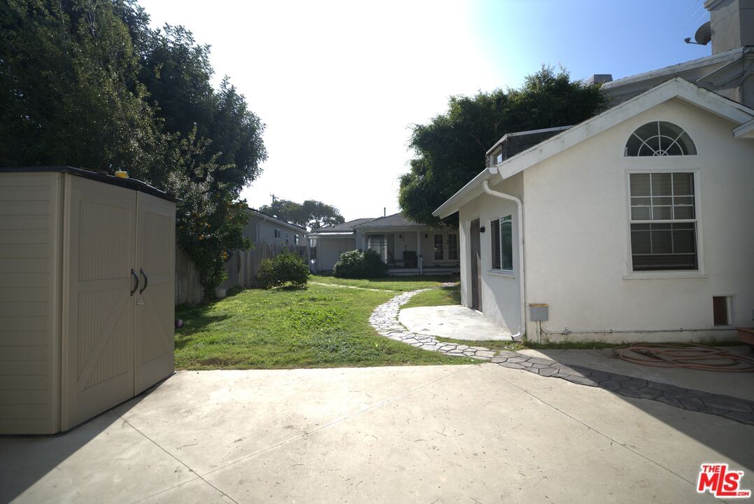 Avenue D photo 5