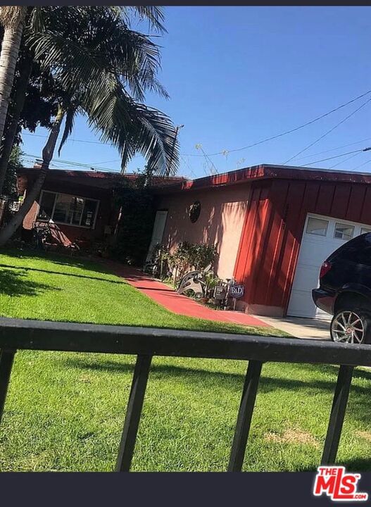 6581 Lemon Ave
