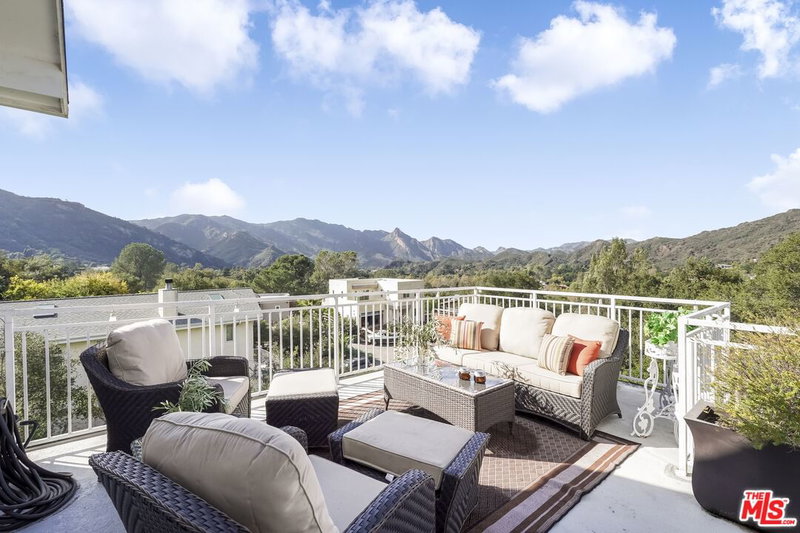 25603 Monte Nido Dr