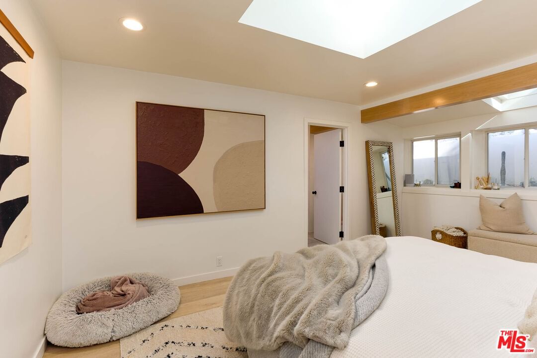 Beverly Glen photo 13