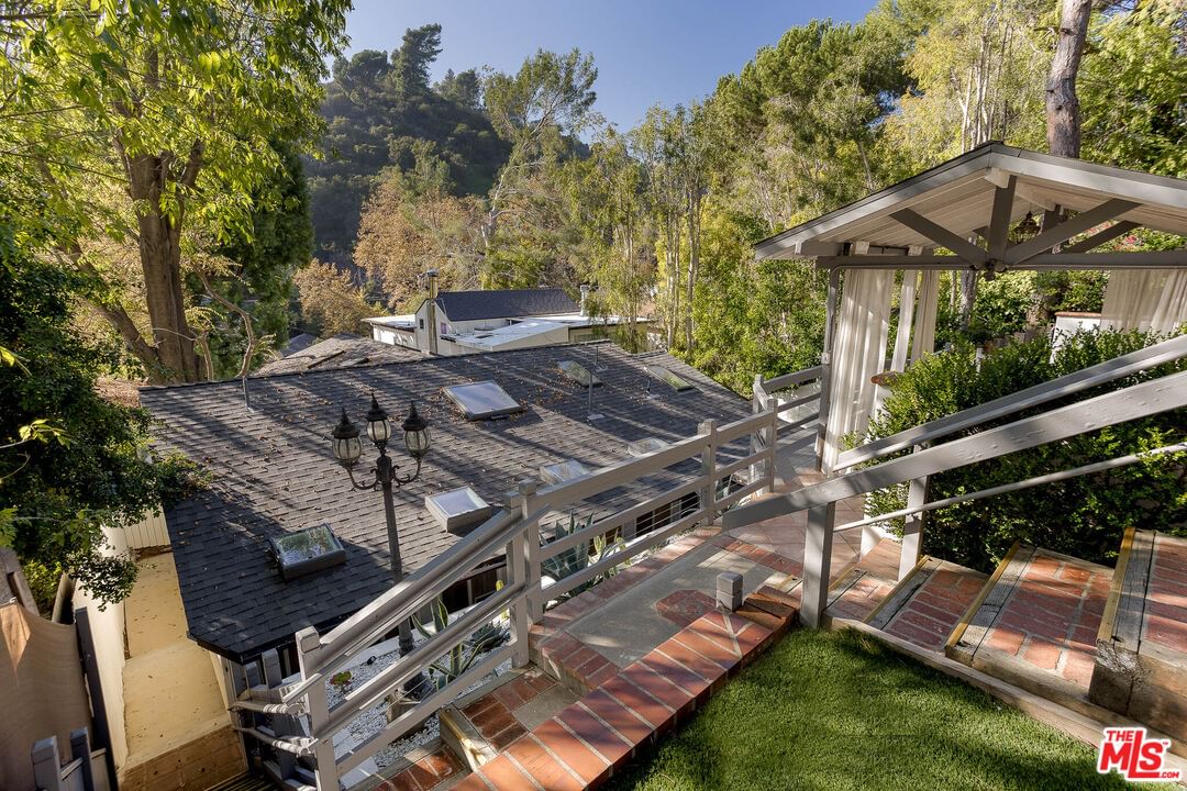 Beverly Glen photo 24