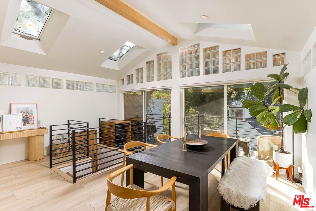 Beverly Glen photo 5
