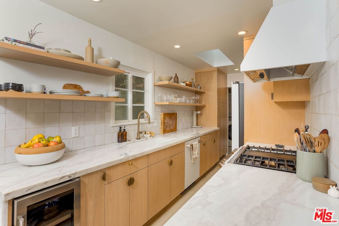 Beverly Glen photo 9