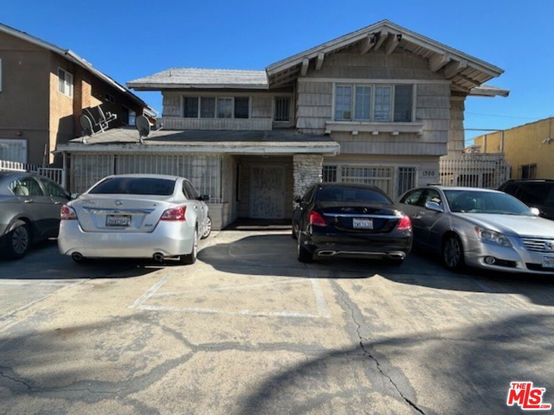 1320 Crenshaw Blvd