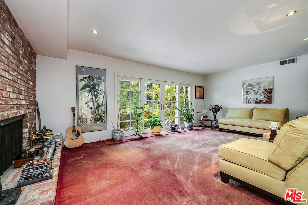 Laurel Canyon photo 16
