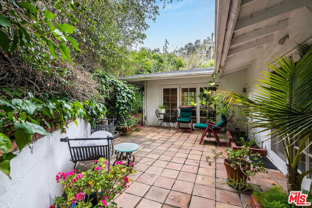 Laurel Canyon photo 26