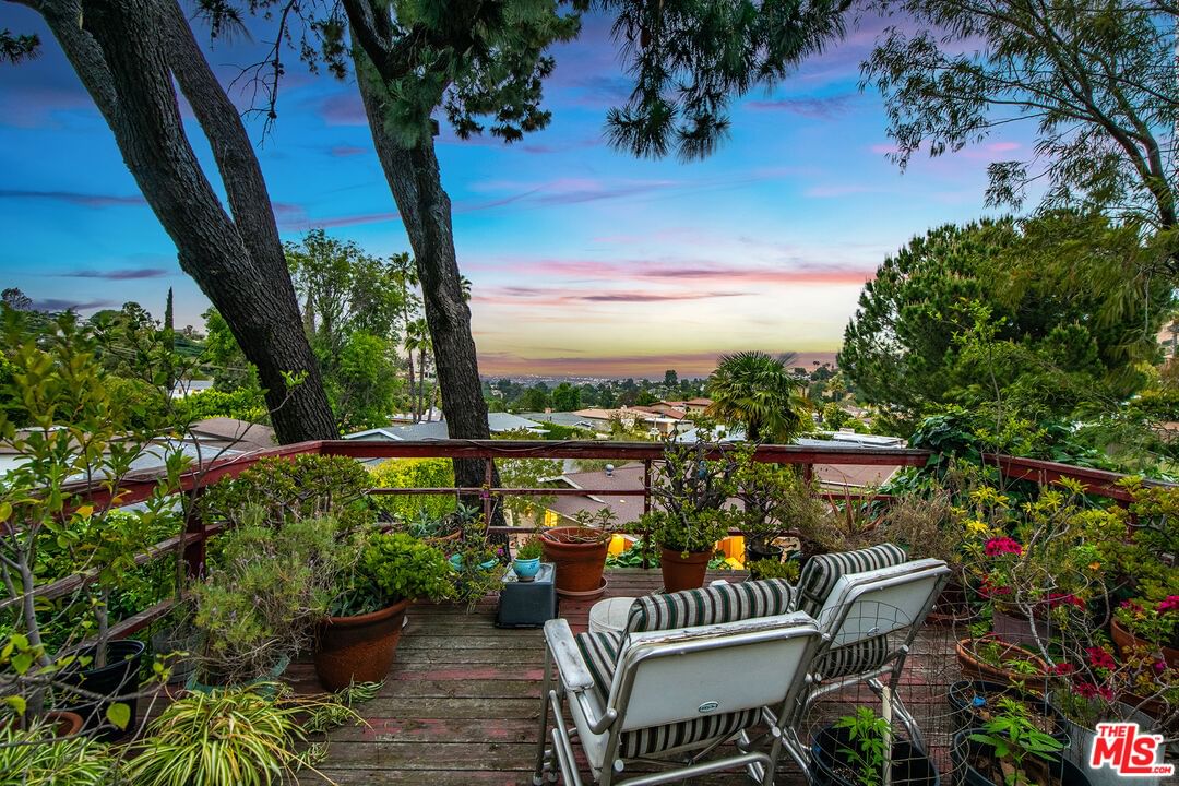 Laurel Canyon photo 31