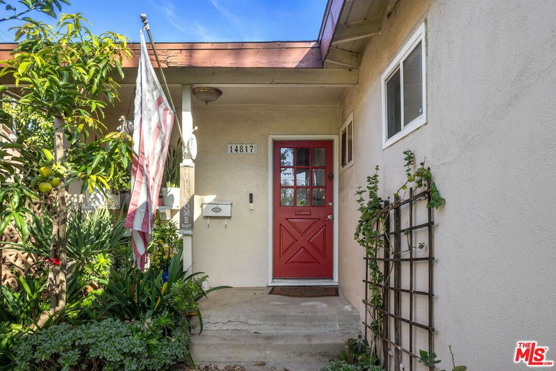 14817 Saticoy St