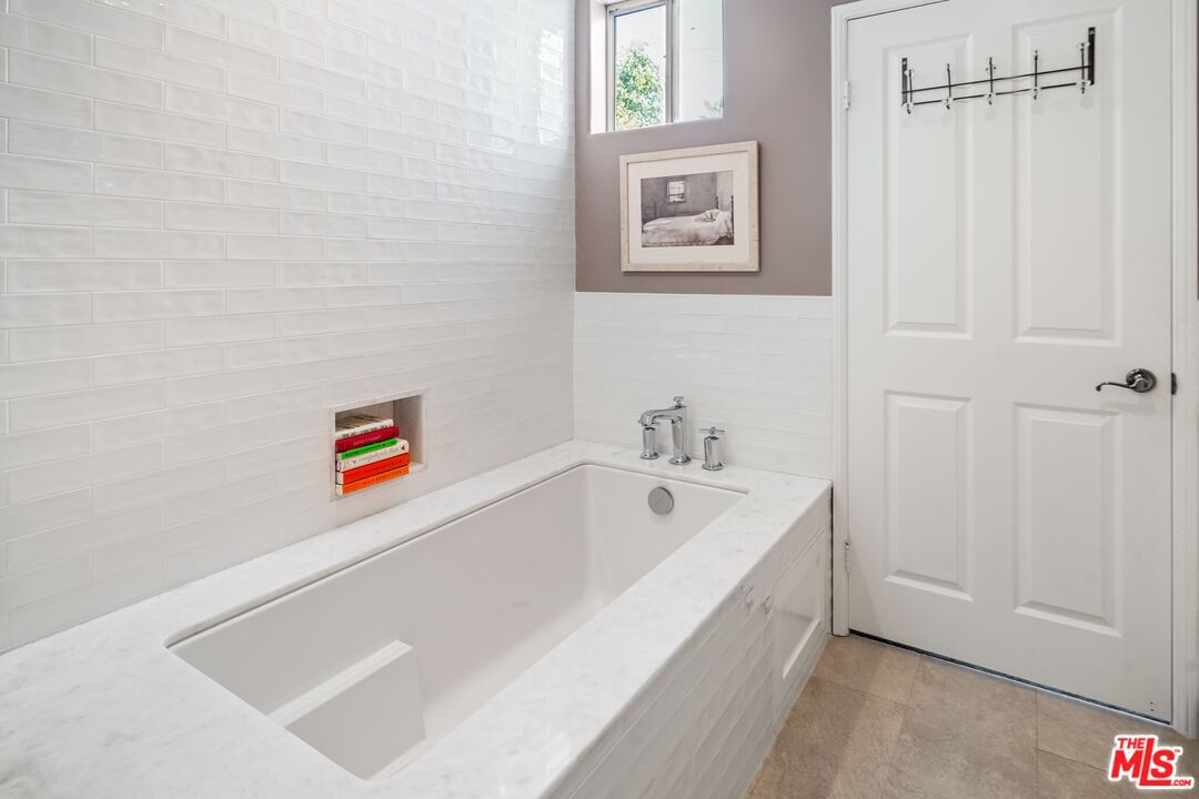 18th photo 34