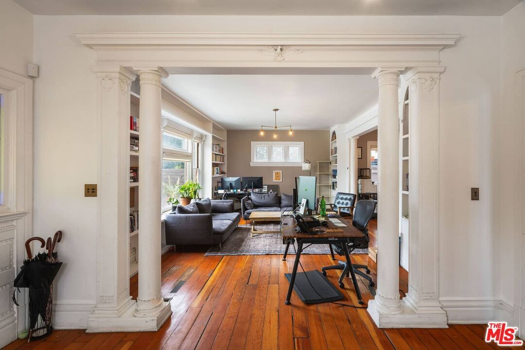 Avenue 66 photo 9