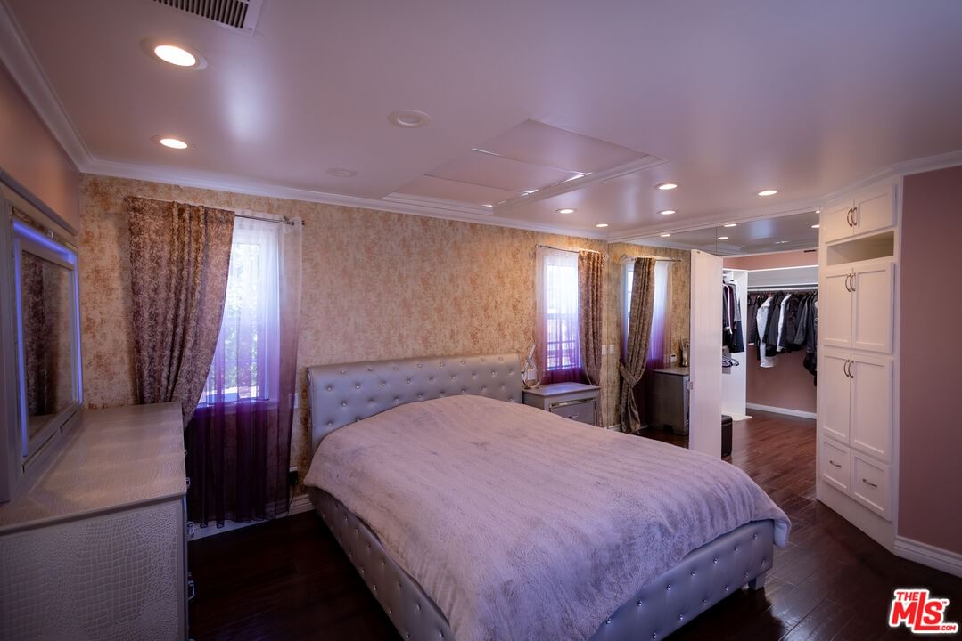 Radford photo 44