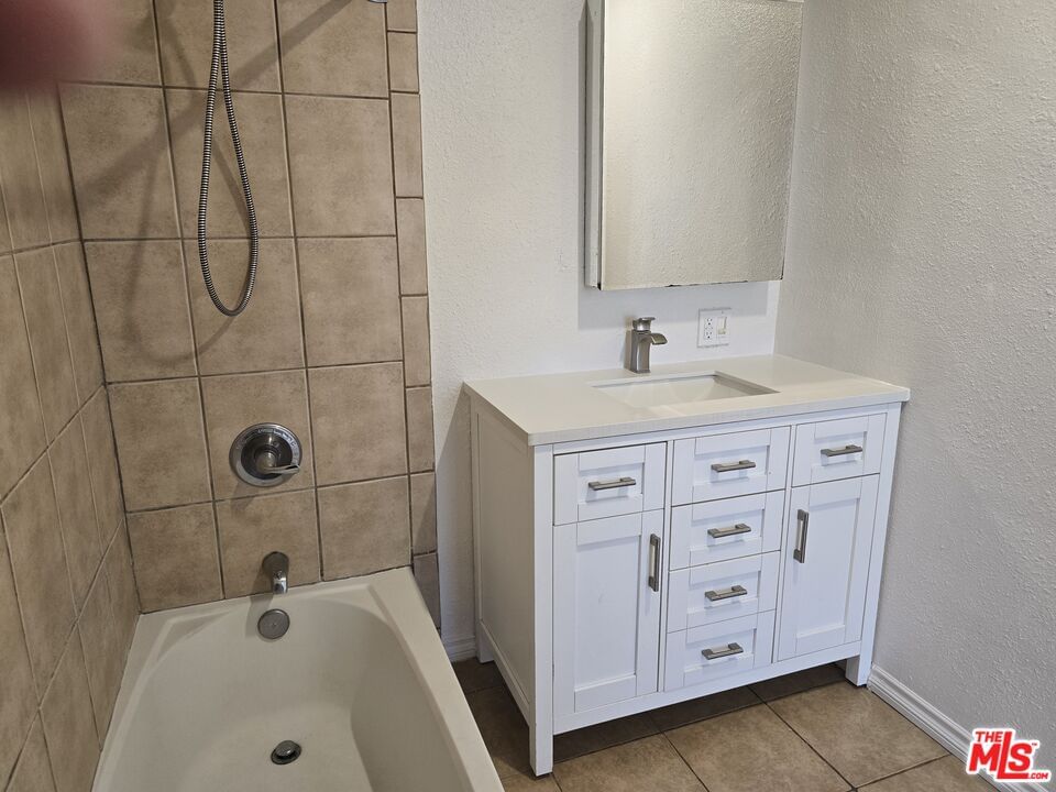 4th photo 6