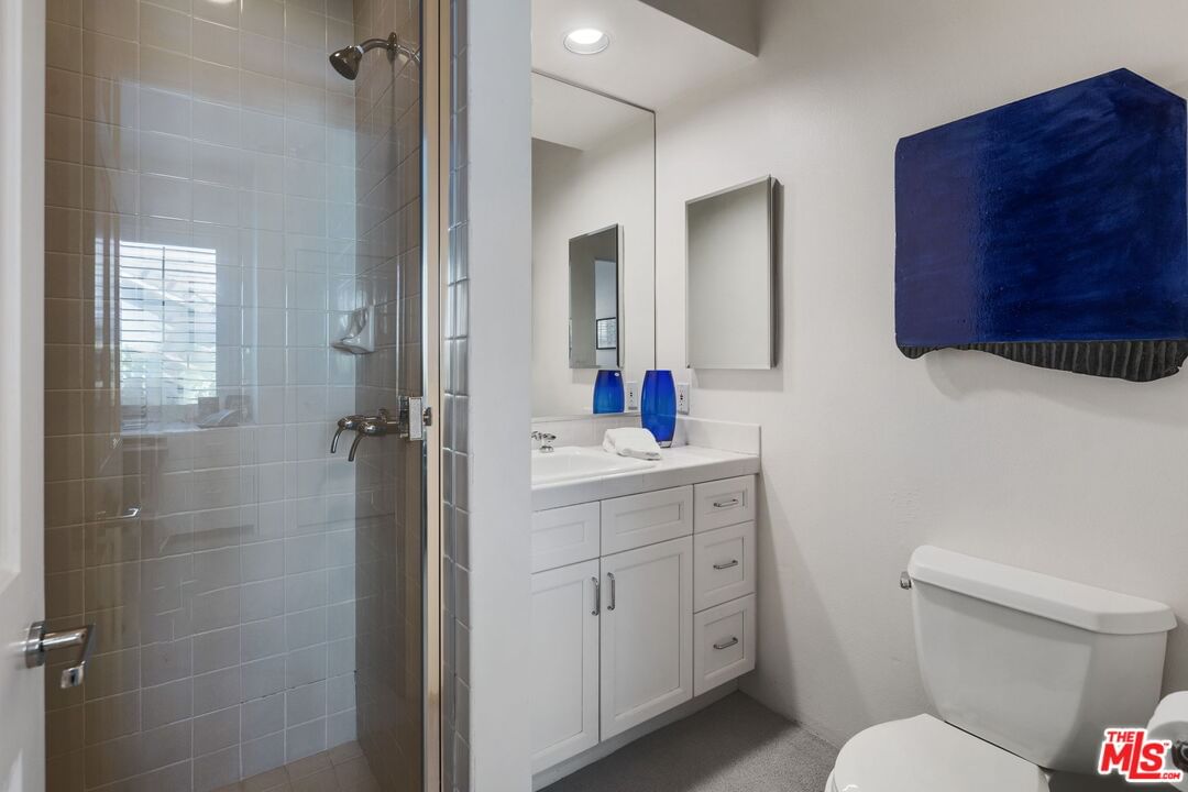 Tarzana Estates photo 32