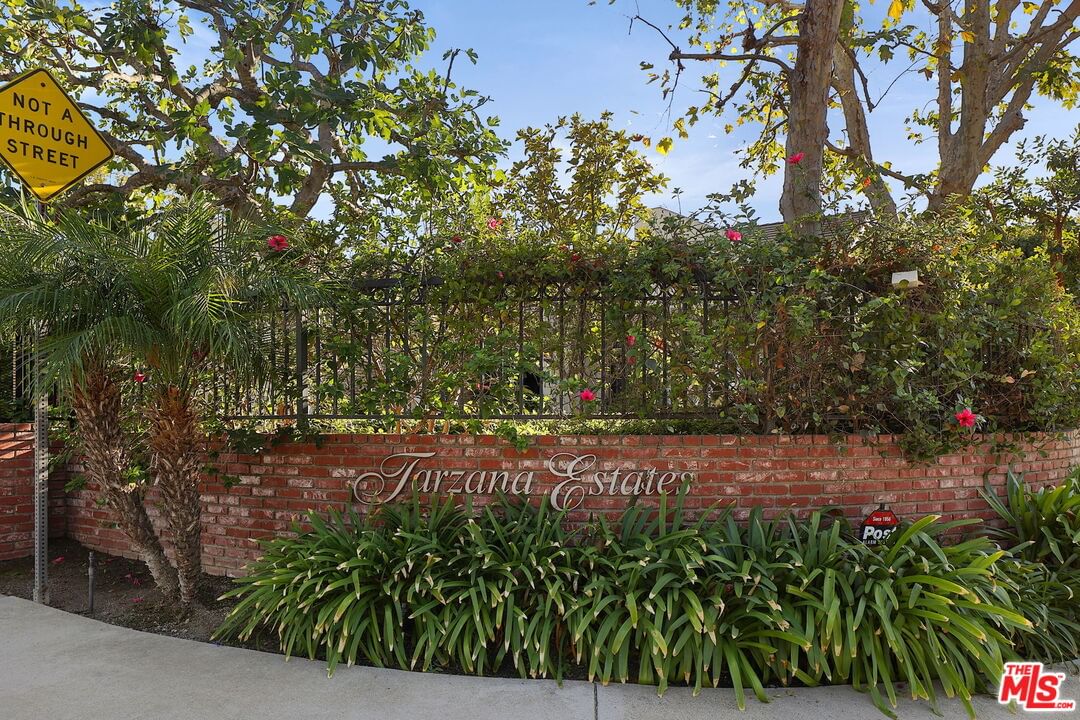 Tarzana Estates photo 38