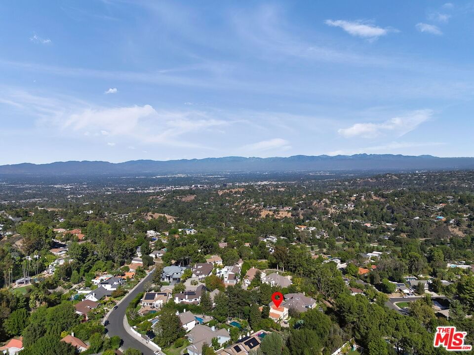 Tarzana Estates photo 41