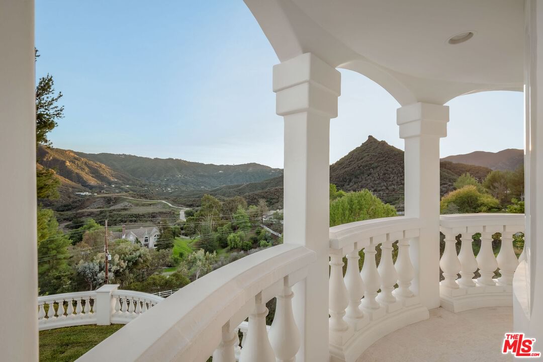 Mulholland photo 28