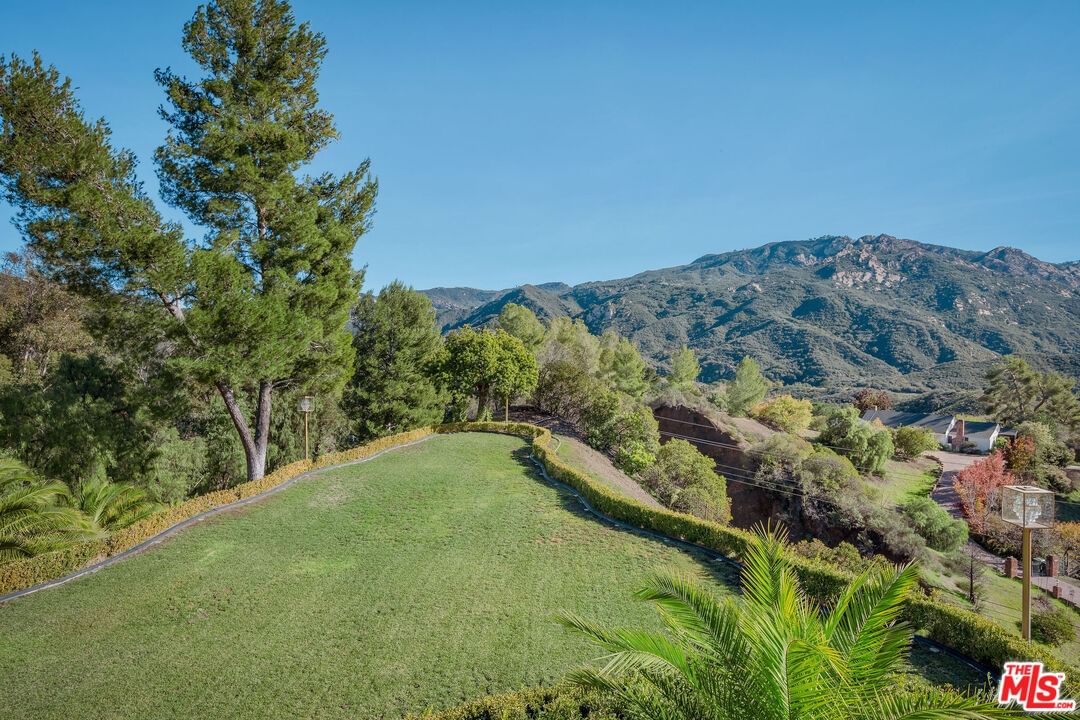 Mulholland photo 3