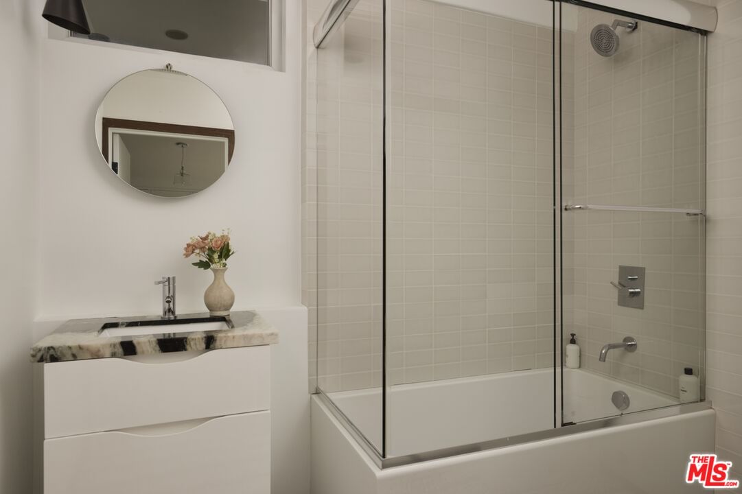 Gramercy photo 26