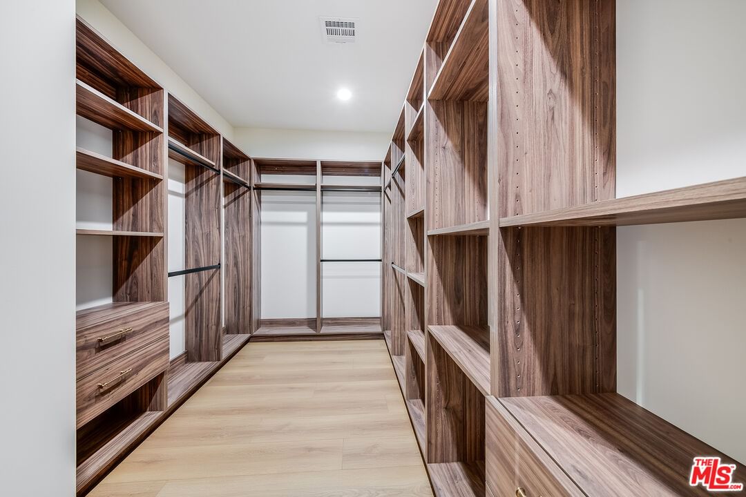 Catalina photo 31