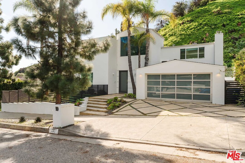 1257 Bienveneda Ave