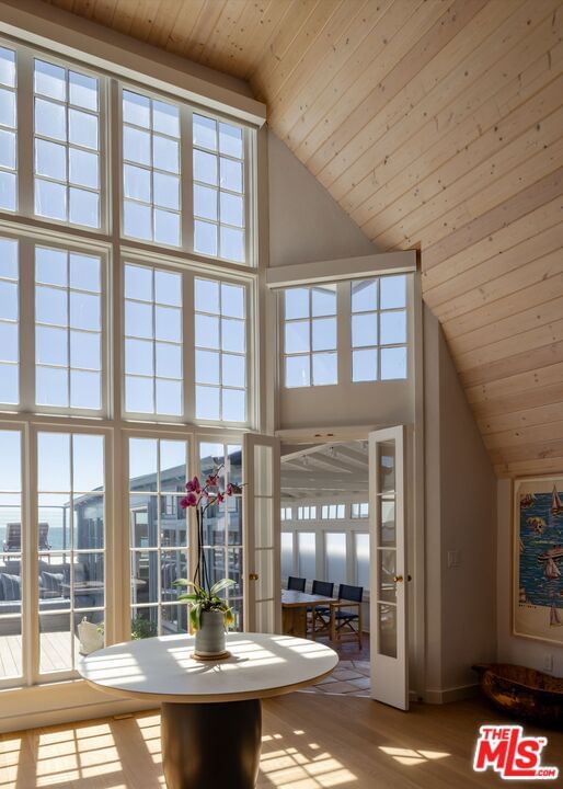 Malibu Colony photo 10