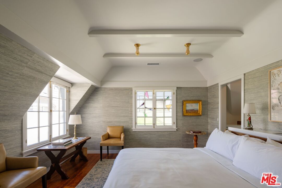 Malibu Colony photo 19