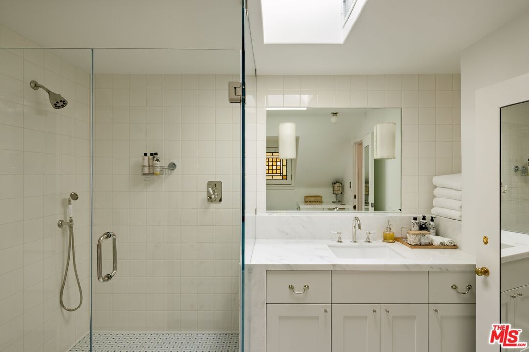 Malibu Colony photo 22