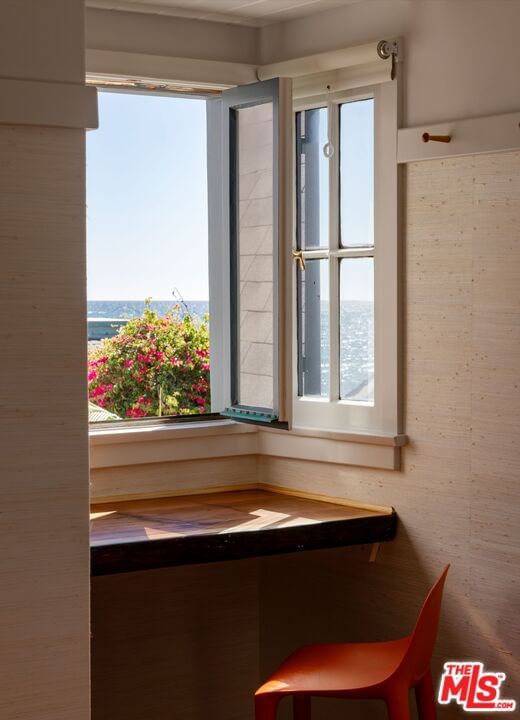 Malibu Colony photo 24