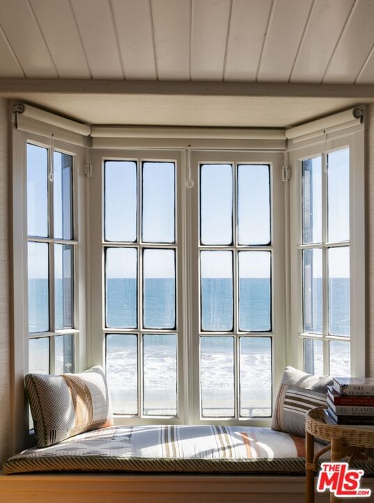 Malibu Colony photo 27