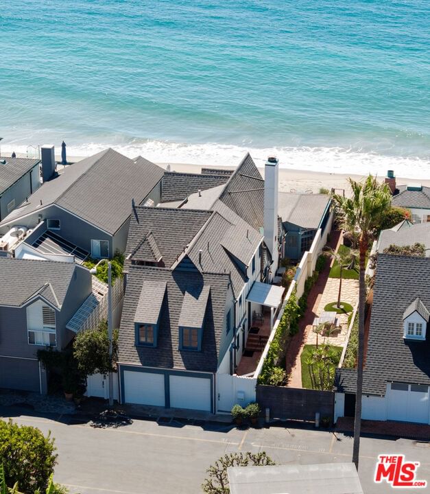 Malibu Colony photo 4