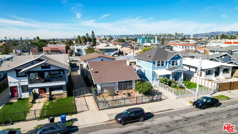 2011 6th Ave