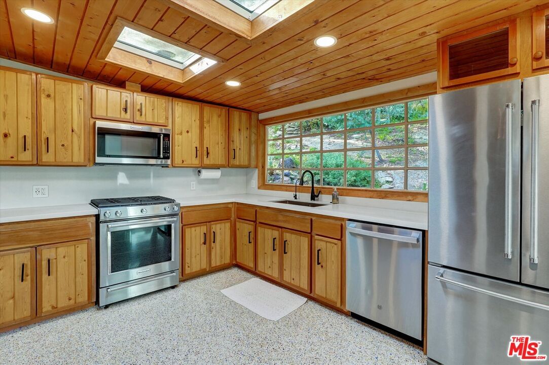 Valley View Dr photo 10