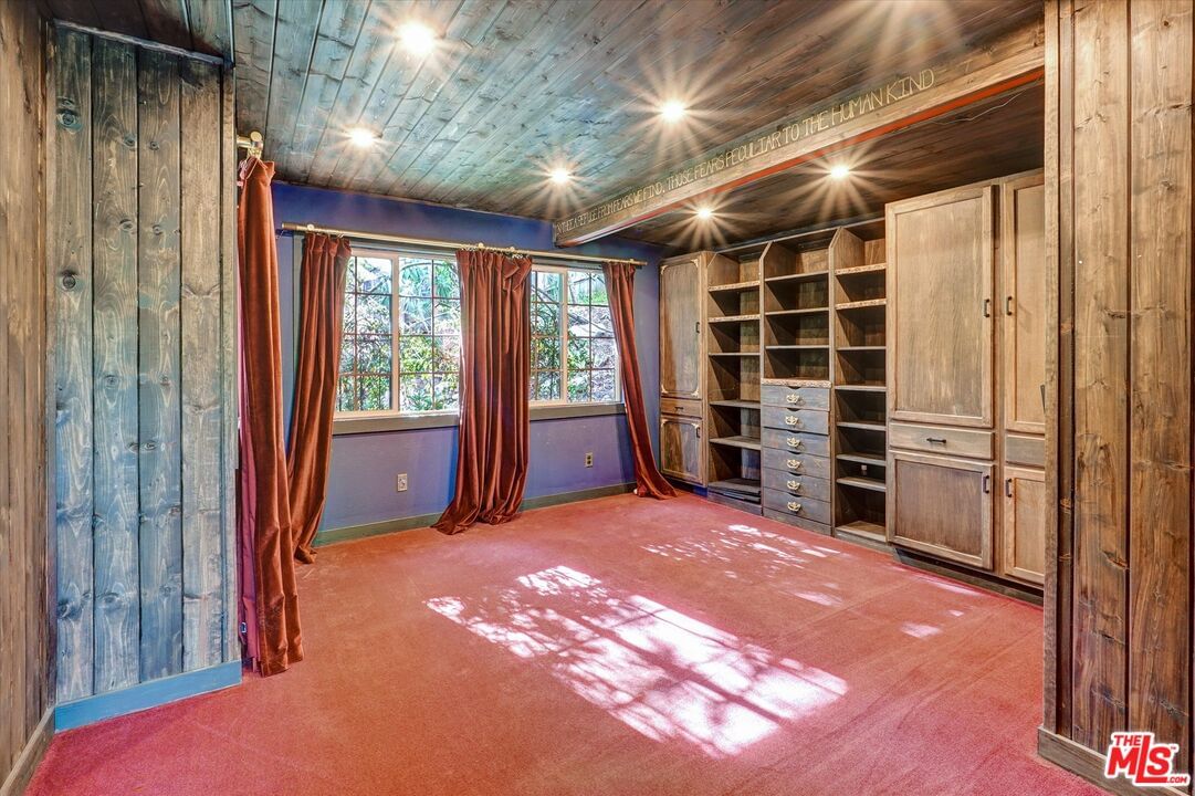 Valley View Dr photo 17