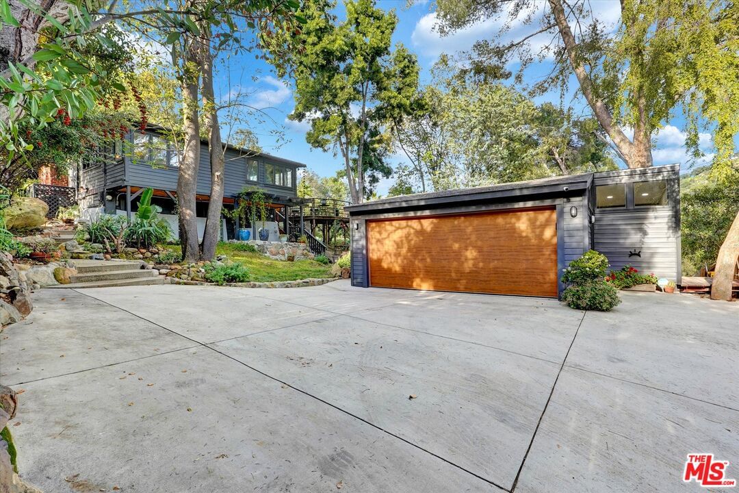 Valley View Dr photo 3