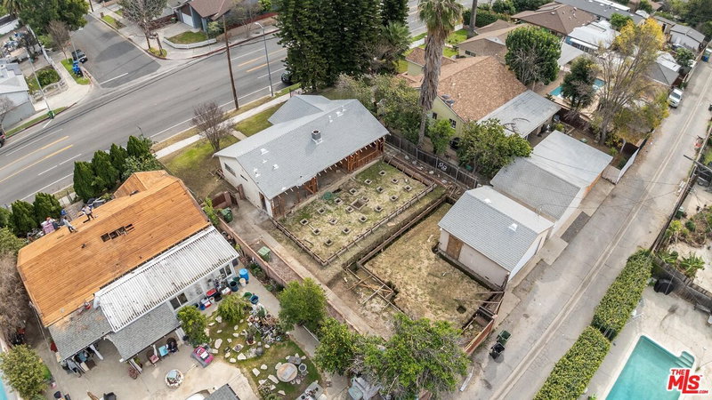 7439 Mason Ave